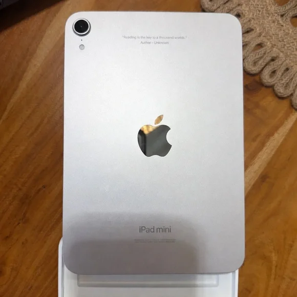 Apple iPad mini 7th generation (2024) 128gb WiFi Starlight Engraved - Picture 5 of 11